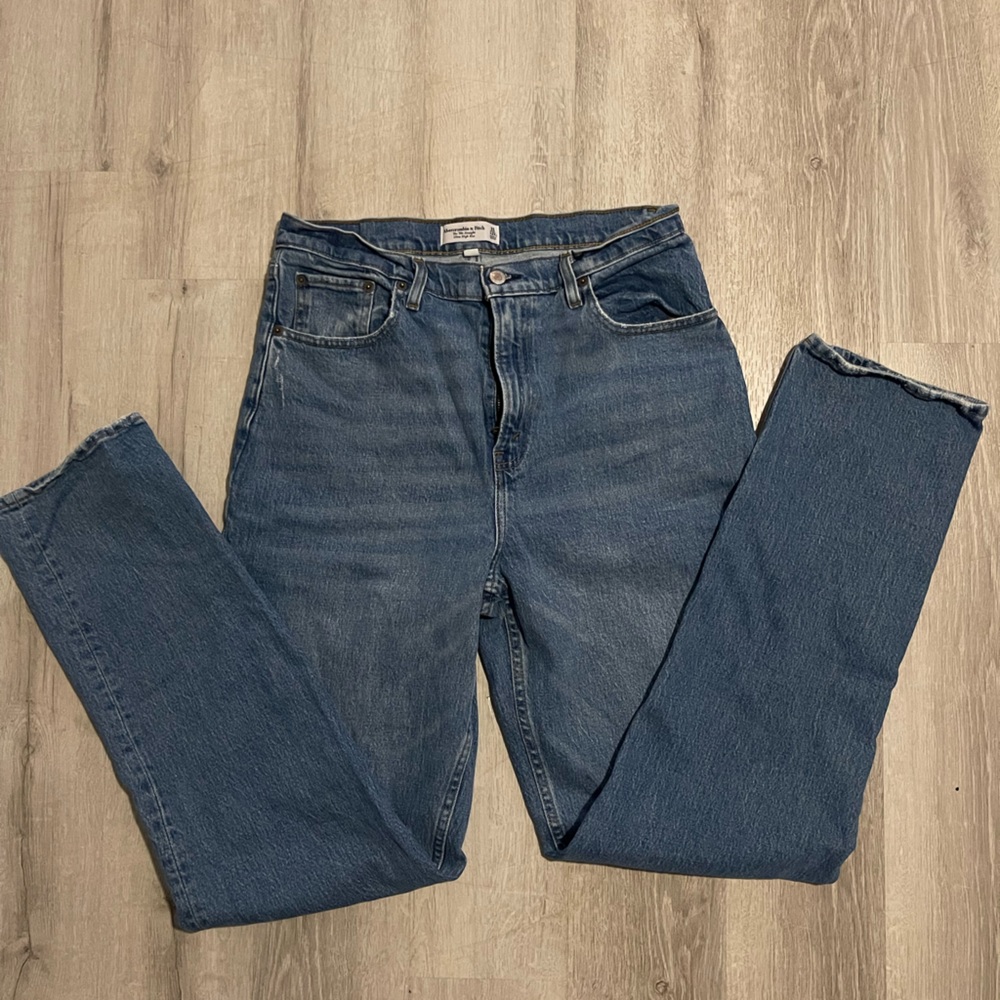 Abercrombie curve love ultra high rise 90s straight leg 31XL